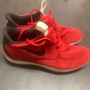 NWOT Nike Sneakers (7/Worn Once)